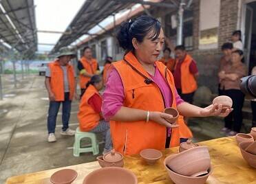 栖霞市开展第九个“中华慈善日”主题宣传活动